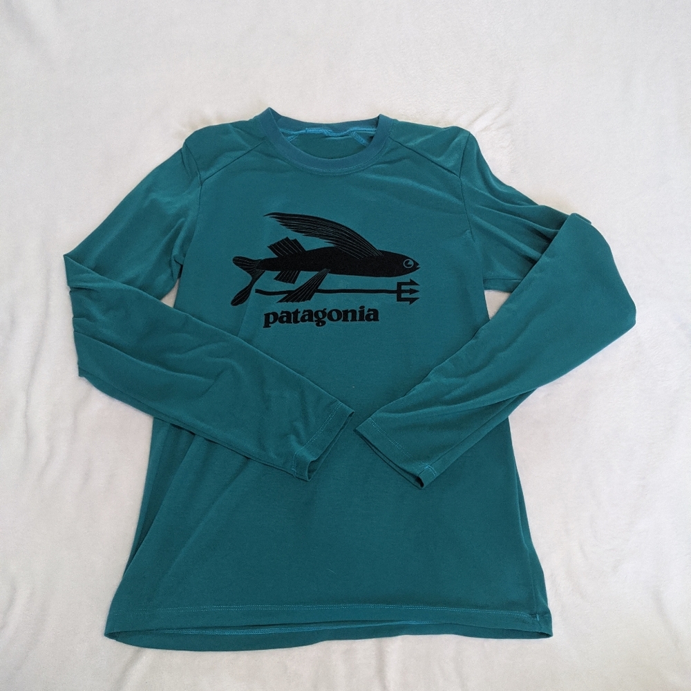 Patagonia long sleeve crew neck t shirt